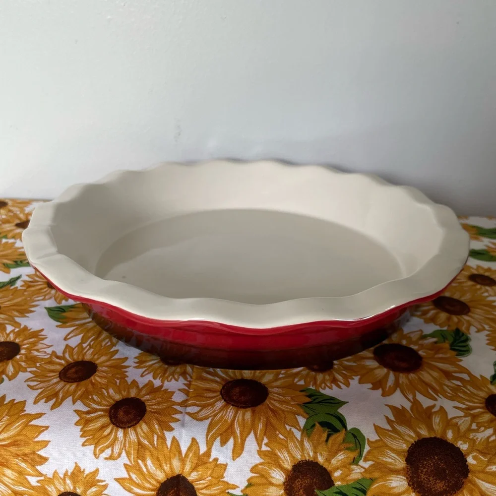 Stoneware Wavy Edge Pie Plate